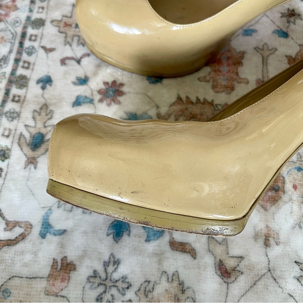 Yves Saint Laurent Tribtoo Tan Patent Heels - Picture 15 of 16